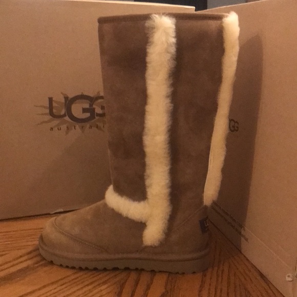 Girls UGG Boots (size2) K SUNSPARKLE 5274 K/CHE - Picture 5 of 5
